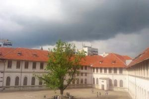 Fotografia anticipează venirea unei furtuni deasupra Buzăului,  din partea nord-estică a orașului. Aceasta a fost urmată de o multitudine de descărcări electrice și de vânt puternic.